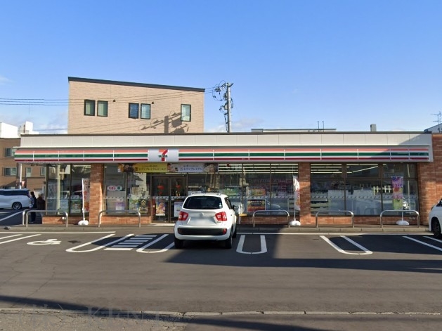 コンビニ　セブンイレブン札幌北15条東店（コンビニ）まで119m