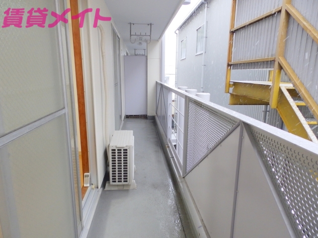 トイレ　トイレベランダ広いですよ♪