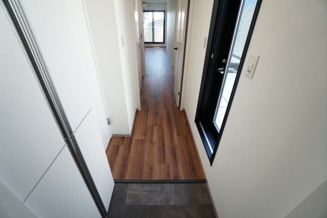 玄関　★お問い合わせはウインズ千歳烏山まで★