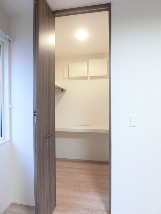 収納　ウオークインクローゼット