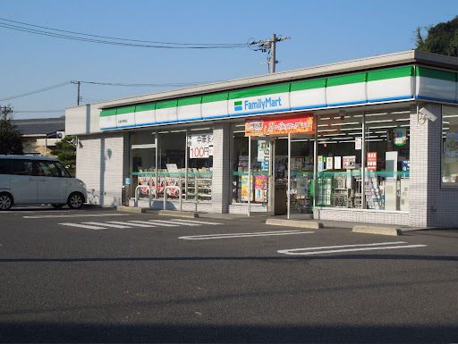 コンビニ　ファミリーマート 広島丹那町店（コンビニ）まで400m