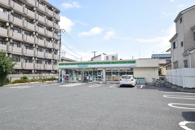 コンビニ　ファミリーマート大泉目白通り店（コンビニ）まで475m