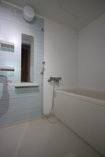 バス・シャワールーム　同物件、別号室のものです。