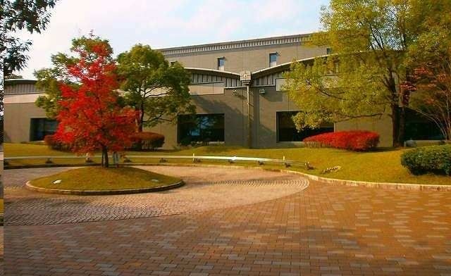 図書館　県立図書館さん（図書館）まで1200m