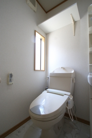 トイレ　落ち着いたトイレです