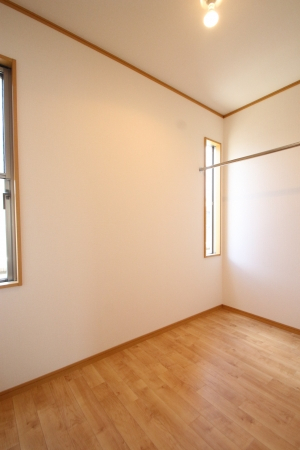 その他部屋・スペース　広くて明るい寝室