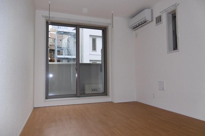 居室・リビング　※別部屋の参考写真です。