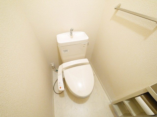 トイレ　落ち着いたトイレです