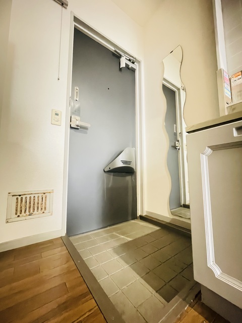 玄関　※２０２号室参考写真