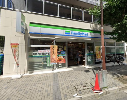 コンビニ　ファミリーマート 栄二丁目店（コンビニ）まで237m