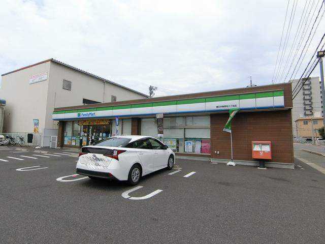 コンビニ　ファミリーマート春日井鳥居松三丁目店（コンビニ）まで322m