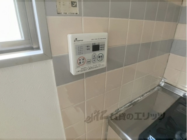 その他設備　給湯器リモコン