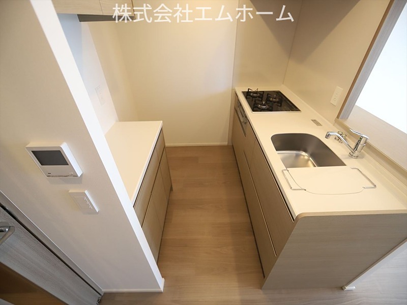 キッチン　システムキッチン（3口ガスコンロ）