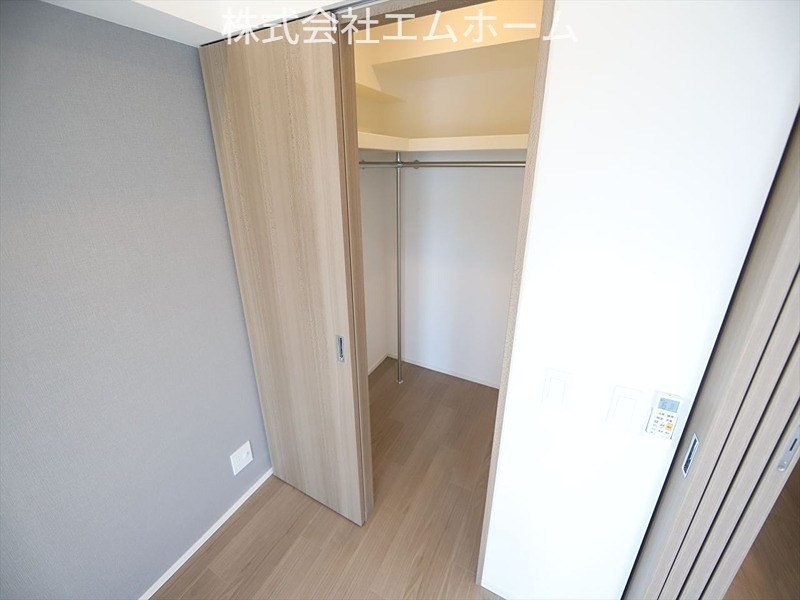 収納　ウォークインクローゼット（収納充実してます）