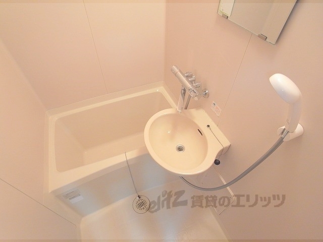 バス・シャワールーム　バス