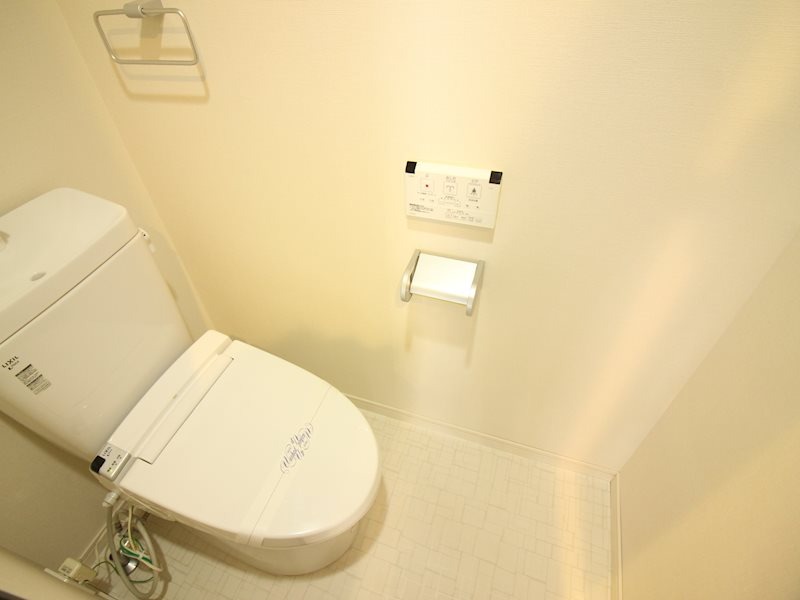 トイレ　同物件別部屋イメージ