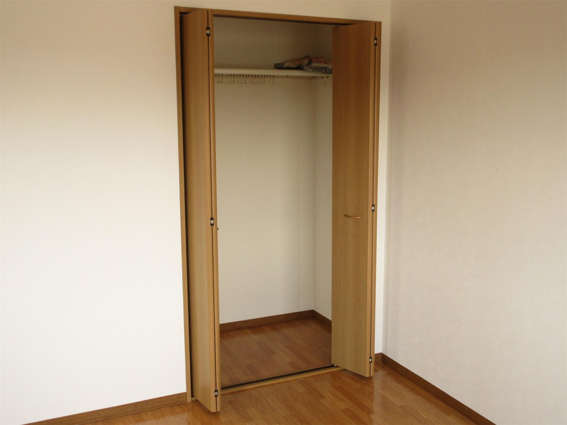 収納　洋服はまとめてこちらへ☆