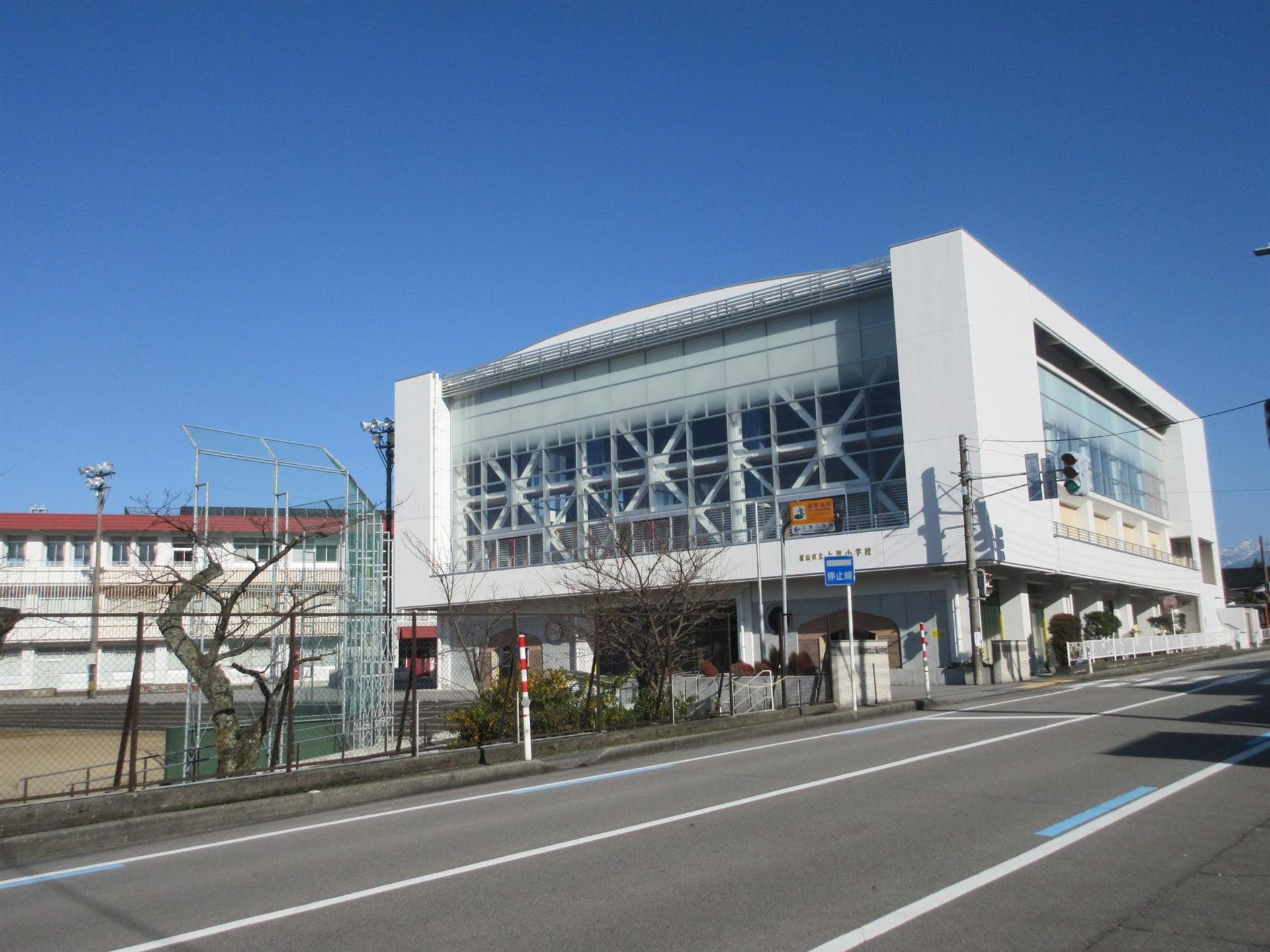 小学校　上滝小学校（小学校）まで1200m