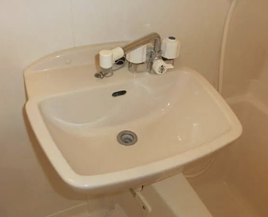 洗面設備　※別部屋の参考写真です。