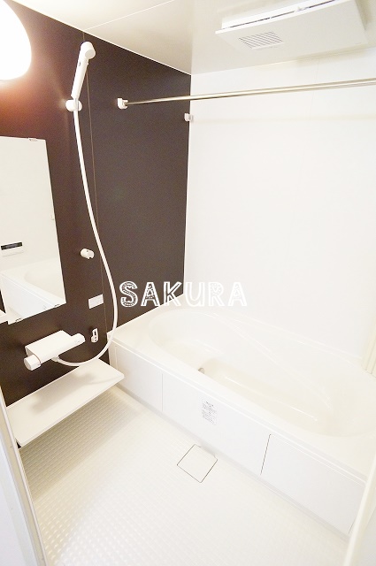 バス・シャワールーム　雨の日でも安心の浴室乾燥機付きです♪