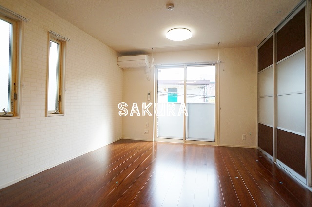 居室・リビング　開放感のあるゆったりとしたお部屋です♪