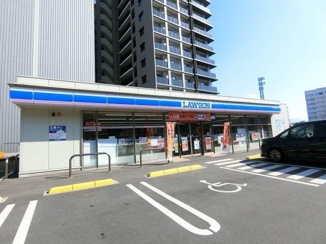 コンビニ　ローソン鹿児島浜町店（コンビニ）まで150m