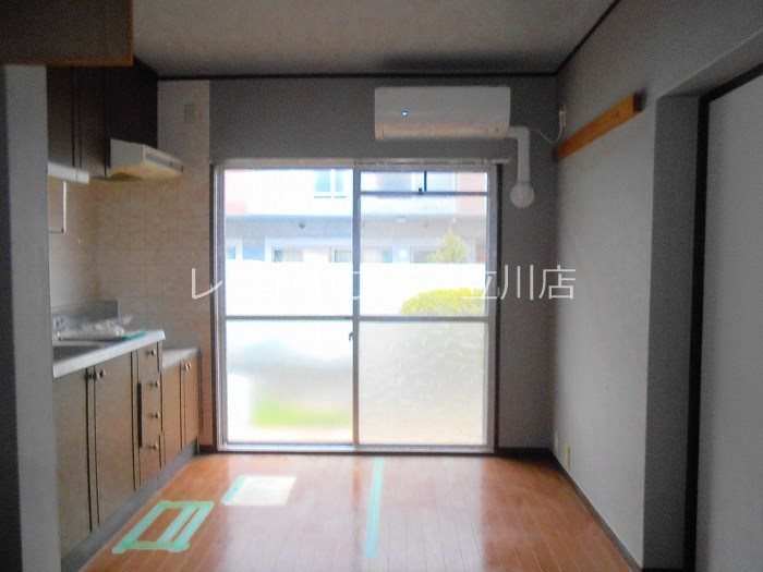 居室・リビング　同物件別部屋参考写真です