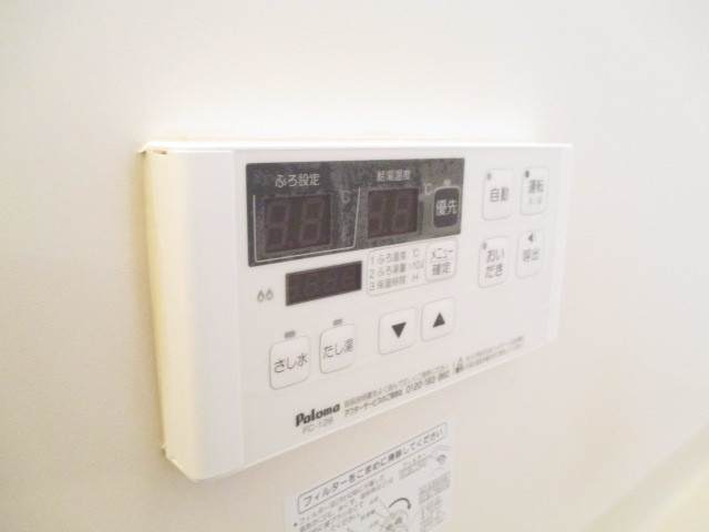 その他　浴室内の追焚給湯パネル