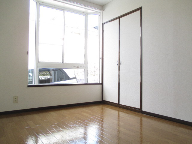 その他部屋・スペース　出窓のある洋室６帖