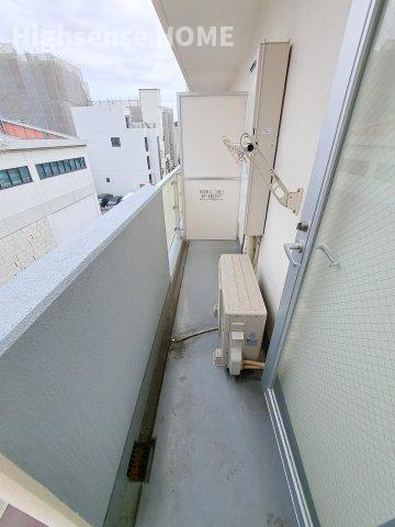 バルコニー　暖かな日差しのふりそそぐバルコニー
