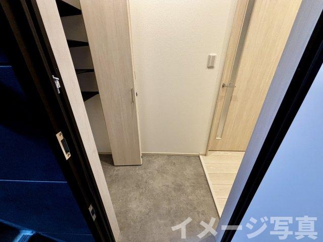 玄関　※同タイプ写真