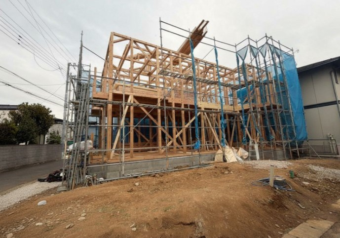 建物外観　建設中