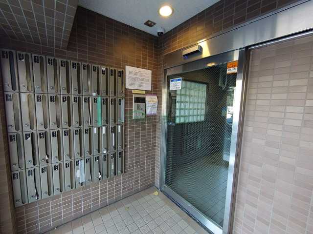 エントランス　プレール新宿余丁町