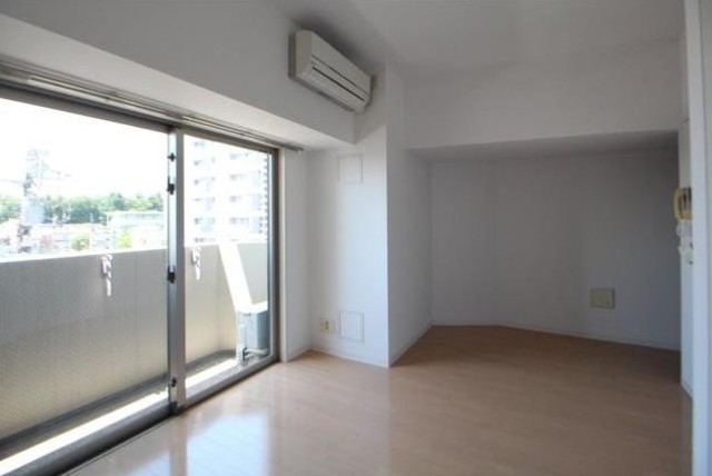 バルコニー　バルコニーあります