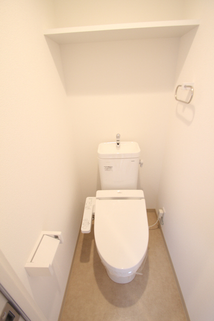 トイレ　※同号室の別階のお写真です