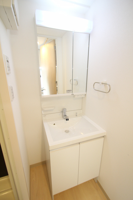 洗面設備　※同号室の別階のお写真です