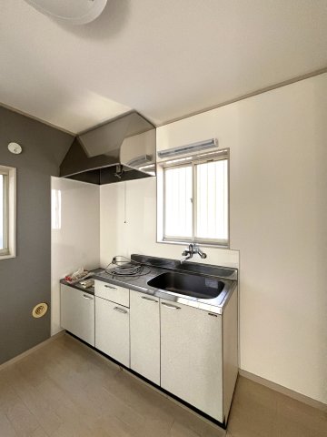 キッチン　コンパクトなキッチンで掃除もラクラク