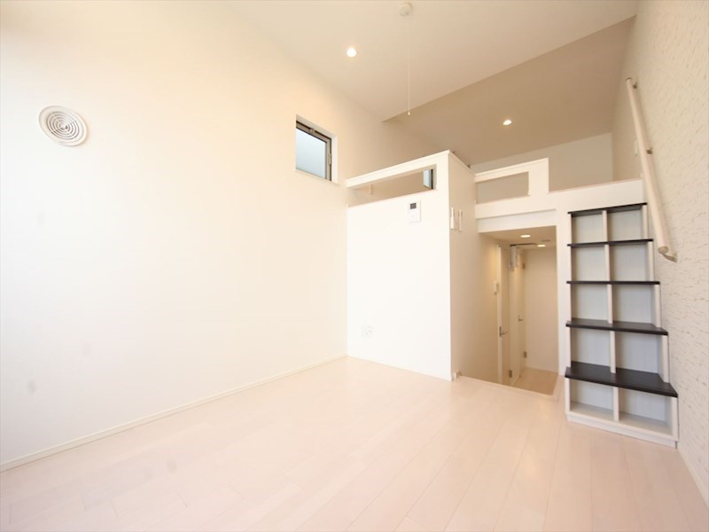 居室・リビング　洋室6.4帖　ロフト6.2帖（寝室にも使えます）イメージ写真