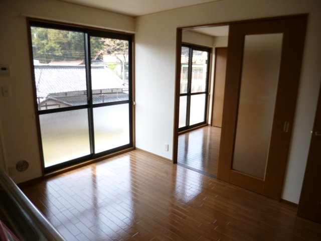 居室・リビング　別号室の写真です。