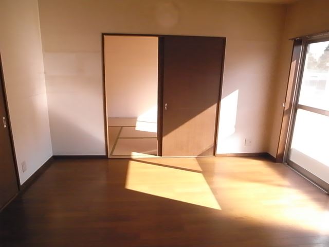 居室・リビング　洋間