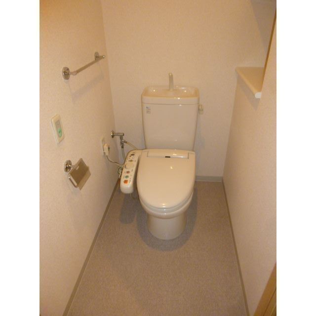 トイレ　※反転タイプの写真を使用しています。