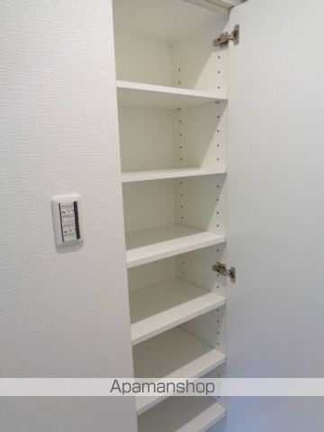 ＪＲ片町線 長尾駅 徒歩8分 3階建 築10年の玄関写真