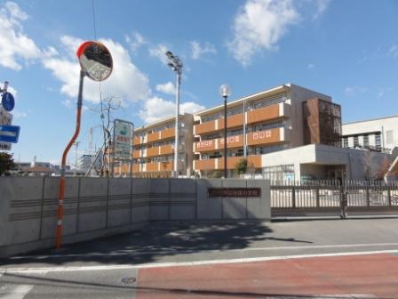 小学校　草加市立谷塚小学校（小学校）まで627m