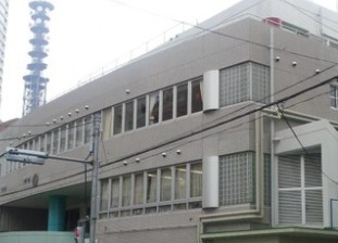 小学校　新宿区立牛込仲之小学校（小学校）まで431m