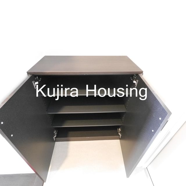 玄関　★下駄箱完備の玄関★