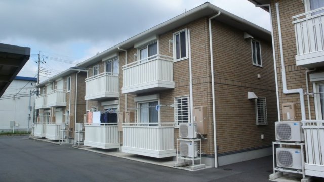 建物外観　角部屋　インターネット無料　間取り反転タイプあり