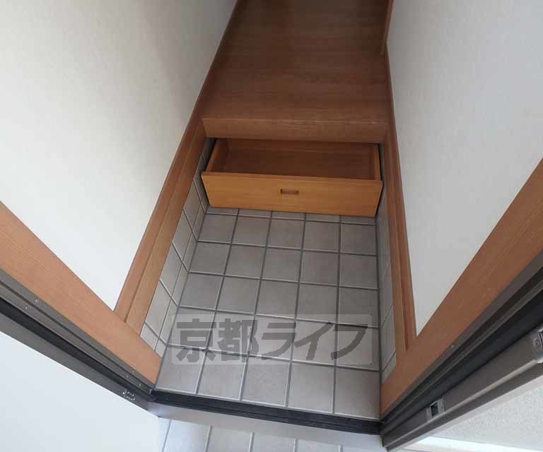 玄関　リノベーション部屋