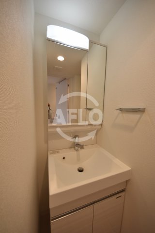 洗面設備　レオンヴァリエ大阪ベイシティII　独立洗面化粧台