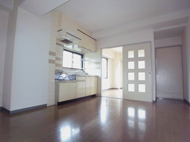 居室・リビング　使いやすい形の為、レイアウトを楽しめます♪