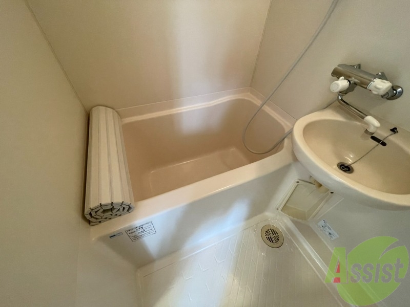 バス・シャワールーム　１人暮らしにはピッタリのサイズ感ですね！